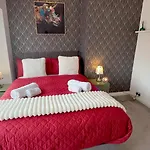 Contractor Stays, Fast Wifi, Free Parking, Work
