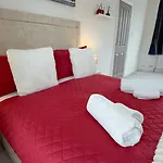 Contractor Stays, Fast Wifi, Free Parking, Work Appartement *