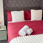 Contractor Stays, Fast Wifi, Free Parking, Work Appartement