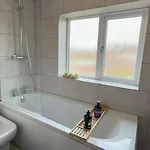 Contractor Stays, Fast Wifi, Free Parking, Work Appartement