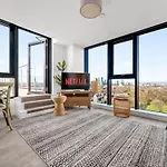 1 Bed Old Trafford Flat Rooftop Views
