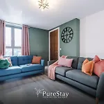 Spacious 5-bedroom Contractor House Sleeps 7 With Parking By Purestay Manchester