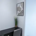 Hive Near Etihad Coop Live Appartement