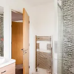 Apartman Luxury Sleeps 9 With Hot Tub & Pool