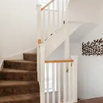 Luxury Sleeps 9 With Hot Tub & Pool * Manchester