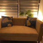 Chic Mill With Canal Views شقة مانشستر