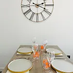 شقة Chic Mill With Canal Views *