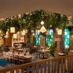 Treehouse 4*