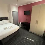 Landcross Co-living - Private Self-cater Manchester