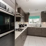 Spacious 4bd 3bt - Etihad - Coop - Pool Table - Free Parking