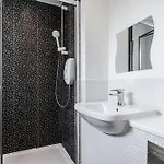 Spacious 4bd 3bt - Etihad - Coop - Pool Table - Free Parking
