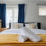Spacious 4bd 3bt - Etihad - Coop - Pool Table - Free Parking Prázdninový dům