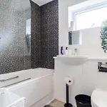 Spacious 4bd 3bt - Etihad - Coop - Pool Table - Free Parking *