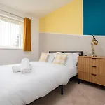 Spacious 4bd 3bt - Etihad - Coop - Pool Table - Free Parking * Manchester