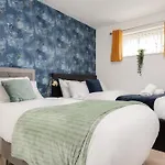 Spacious 4bd 3bt - Etihad - Coop - Pool Table - Free Parking * Manchester