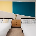 Spacious 4bd 3bt - Etihad - Coop - Pool Table - Free Parking * Manchester