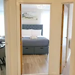 Prime Location 2-bed By Co-op Live & Ethihad - Pass The Keys Апартаменты
