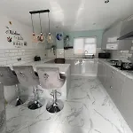 Nyaraló Away From Manchester