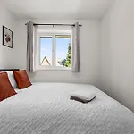 Stylish 3 Bedroom House Free Parking Manchester