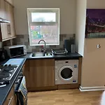Modern, Sleeps 10, Parking, Etihad, Coop Live, Park, アパート *