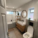 Feriehus Spotless And Spacious Manchester