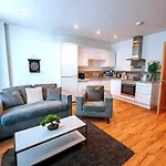 The Cosy Quarters - Popworks Daire