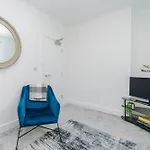 Flat One Chorley Road *