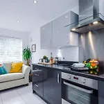 Spacious & Bright 2-bed By 53 Degrees Property, Perfect For Couples With Parking & Garden *