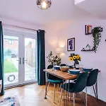 度假居 Spacious & Bright 2-bed By 53 Degrees Property, Perfect For Couples With Parking & Garden