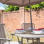 Chic Riverside Retreat Salford 4bd Free Parking בית נופש מנצ'סטר