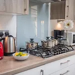 Chic Riverside Retreat Salford 4bd Free Parking * מנצ'סטר