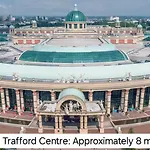 Prime Centre Apartment! * Manchester