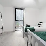 Pristine Old Trafford & Centre 2bd 2bt - Balcony * Manchester