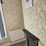 Full With Free Parking In Moss Bank Near Cheetham Hill, Crumpsall, *