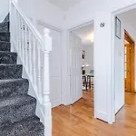 Driveway Stunning 3bedroom In Withington Holiday home *