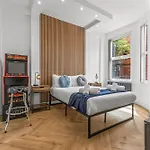 Modern Centre Townhouse Sleeps 10 & Parking Hébergement de vacances *