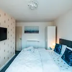 Casa vacanze 3-bed Retreat - Sleeps 8 Garden & Parking