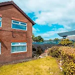 3-bed Retreat - Sleeps 8 Garden & Parking Casa vacanze