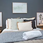 Sleeps 14 The Old Trafford Family Zen By Genesis Living Tatil Evi