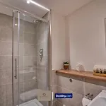 3 Bedroom By Paul & Malin Short Lets & Serviced Stretford With Gym Access 公寓