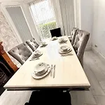 Full With Free Parking In Moss Bank Near Cheetham Hill, Crumpsall, *