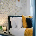 Spacious 2-bed 5mins To Co-op Live & Etihad Campus W Free Parking בית נופש מנצ'סטר