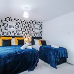3br Fully-equipped House With Free Wifi & Parking Manchester