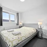3bdr Gated Parking Near Centre *