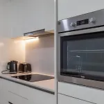 Large Townhouse 5 Beds With Two Parking Spaces - Centre