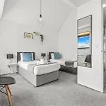 Large Townhouse 5 Beds With Two Parking Spaces - Centre Ferienhaus Manchester