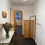 Διαμέρισμα Zelena Luxurious Apartment, Private Parking, Fast Wi-fi, Self Check-in Anytime Perfect For Late Arrivals, 5 Minutes To Old Trafford Stadium Μάντσεστερ