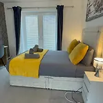 Appartement Contractor Stays, Fast Wifi, Free Parking, Work Manchester