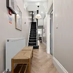 Sleeps 14 The Old Trafford Family Zen By Genesis Living Manchester