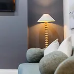 Tatil Evi Sleeps 14 The Old Trafford Family Zen By Genesis Living Manchester